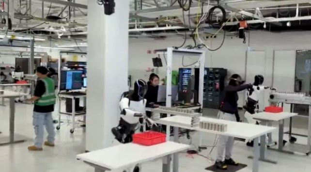 特斯拉機(jī)器人